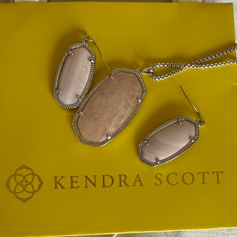 Kendra Scott Rose Quartz set